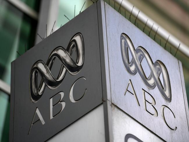 The logo for Australia's public broadcaster ABC is seen at its head office building in Sydney on September 27, 2018. - Australia's much-loved public broadcaster scrambled to salvage its hard-won reputation for impartiality on September 27, forcing out its chairman who stood accused of intervening in coverage to please the current government. (Photo by Saeed KHAN / AFP)