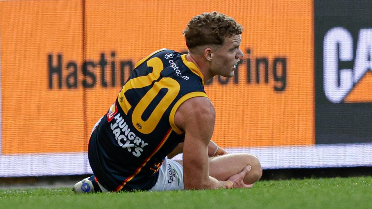 Mitch Hinge landed awkwardly on his knee against the Lions – but played on. Picture: Russell Freeman/AFL Photos