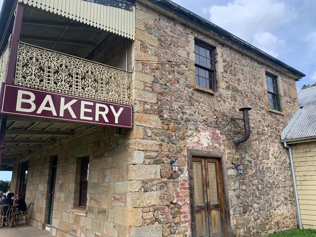 For a light feed, drop in the The Hertiage Bakery in Milton for a pie.