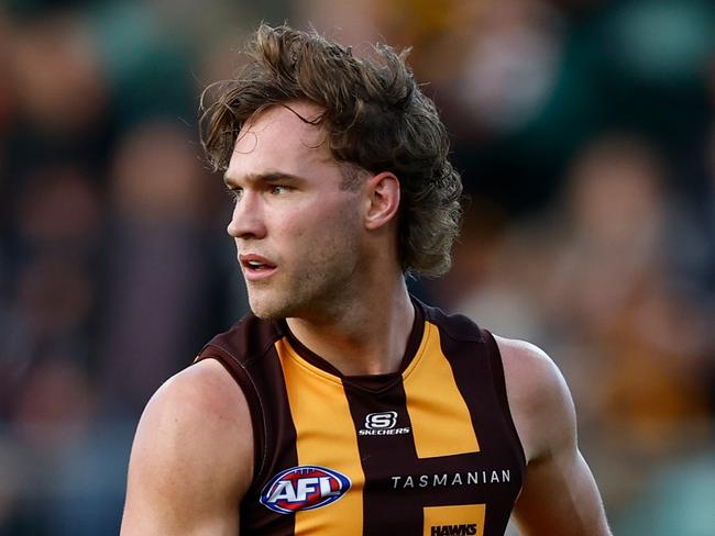 LAUNCESTON, AUSTRALIA – MAY 11: Jack Scrimshaw of the Hawks in action during the 2024 AFL Round 09 match between the Hawthorn Hawks and the St Kilda Saints at UTAS Stadium on May 11, 2024 in Launceston, Australia. (Photo by Michael Willson/AFL Photos via Getty Images)