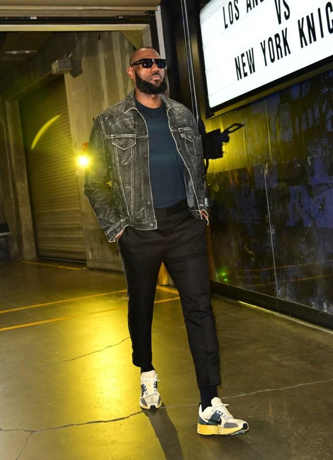 Lebron james wearing outlet air force 1