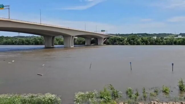 St Paul Braced for Major Flooding as Mississippi River Rises | Herald Sun