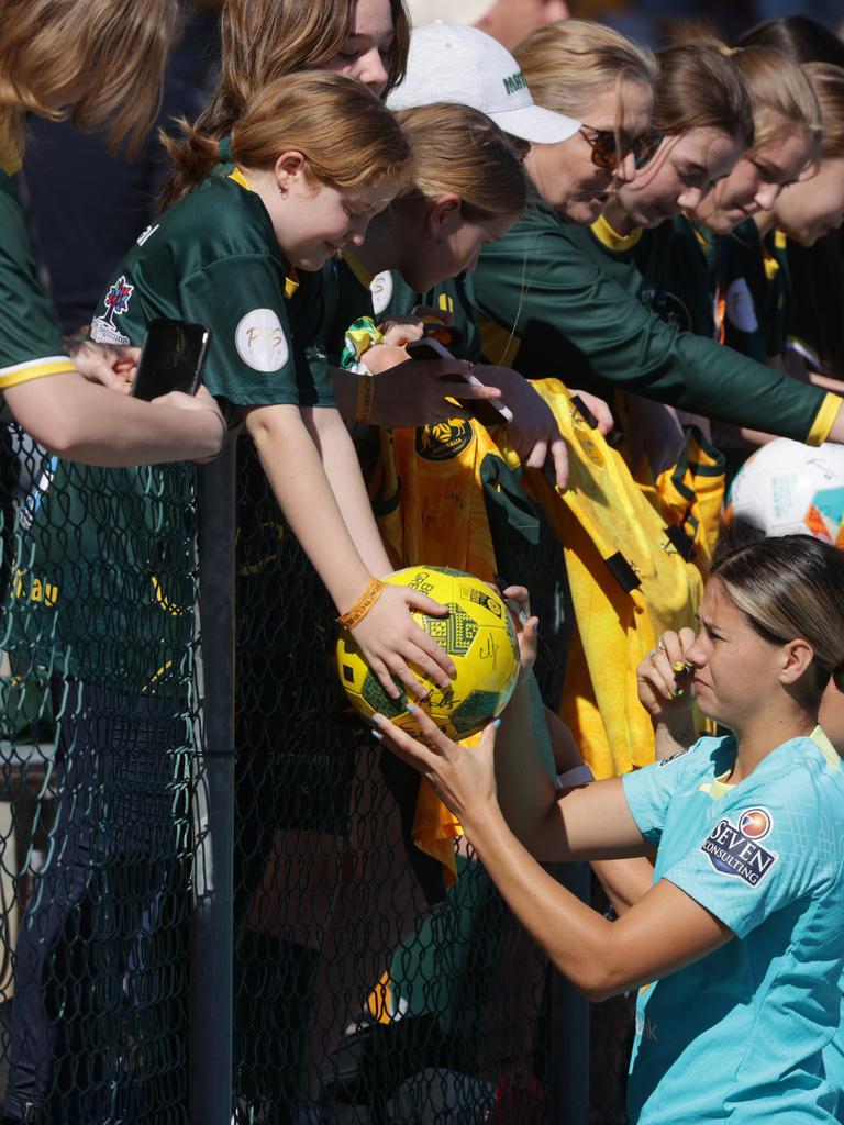 Sam Kerr Meets Matildas Fans At Brisbane Training The Advertiser