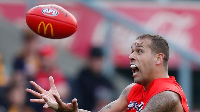 LAUNCESTON, AUSTRALIA - APRIL 25: Lance Franklin of the Swans marks the ball during the 2022 AFL Round 06 match between the Hawthorn Hawks and the Sydney Swans at UTAS Stadium on April 25, 2022 in Launceston, Australia. (Photo by Michael Willson/AFL Photos via Getty Images)