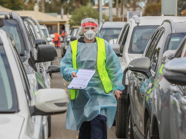 MILDURA, AUSTRALIA - NewsWire Photos JULY 19, 2021. Pop Up Drive Through testing site  COVID-19 coronavirus checkpoint in Mildura on the NSW / Victoria border. Picture: NCA NewsWire / Darren Seiler