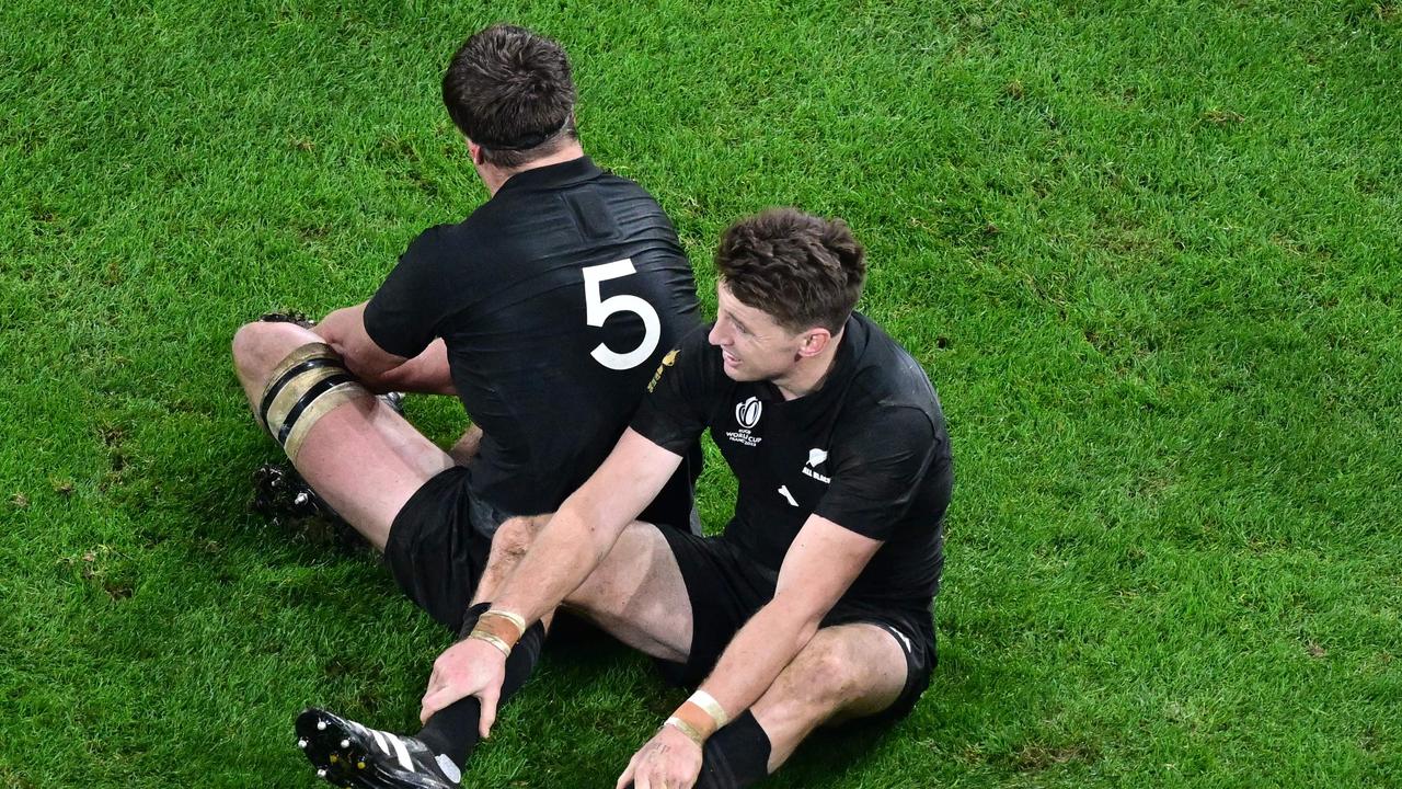 New Zealand's lock Scott Barrett (L) and New Zealand's inside centre Jordie Barrett (R) were gutted. Photo by Miguel MEDINA / AFP.