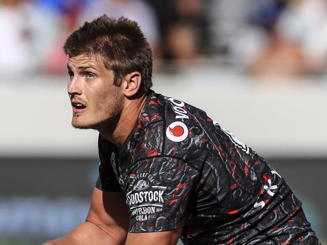 AUCKLAND, NEW ZEALAND - FEBRUARY 04: Blake Ayshford of the Warriors looks dejected during the 2017 Auckland Nines match between the New Zealand Warriors and the Parramatta Eels at Eden Park on February 4, 2017 in Auckland, New Zealand. (Photo by Simon Watts/Getty Images)