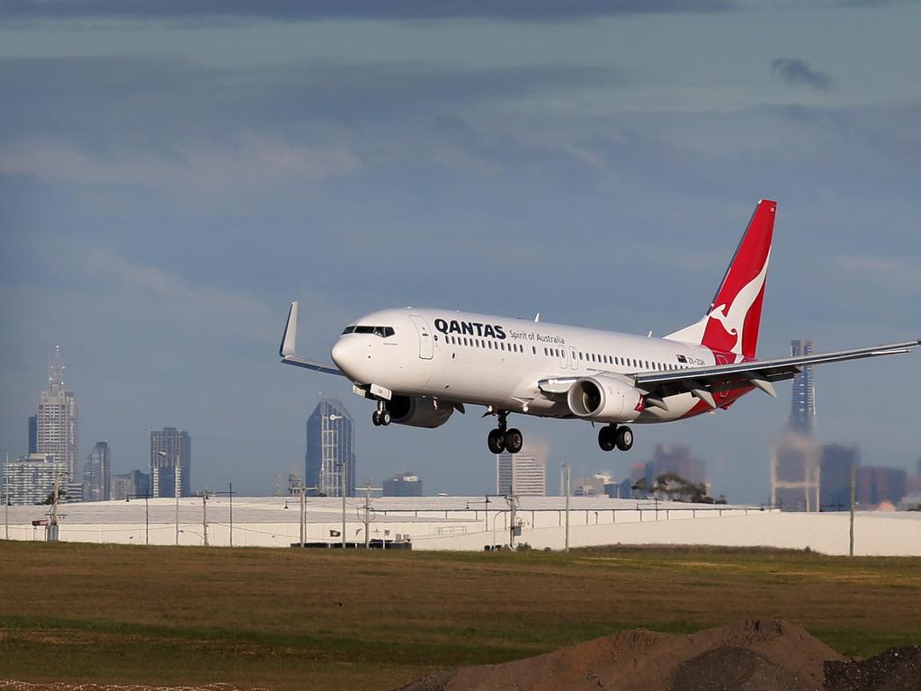 Melbourne Airport Qantas Plane Forced To Land After Reports Of Smoke In Cockpit Herald Sun