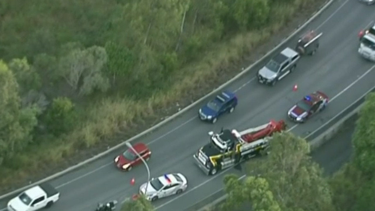 Brisbane Traffic Gateway Pacific Motorway Delays After Truck Rollover At Eight Mile Plains 4907