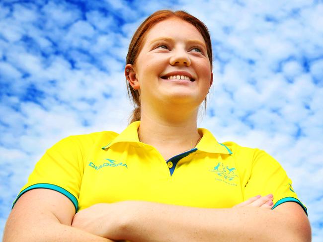 Australian hammer thrower champion Alex Hulley poses for photographs at Peel Reserve. The Ponds, Saturday, February 24th 2018. Alex Hulley, 20, former RHT JSS star, has just won the Australian national hammer throwing title which has qualified her for the 2018 Commonwealth Games at the Gold Coast next month. (AAP Image / Angelo Velardo)