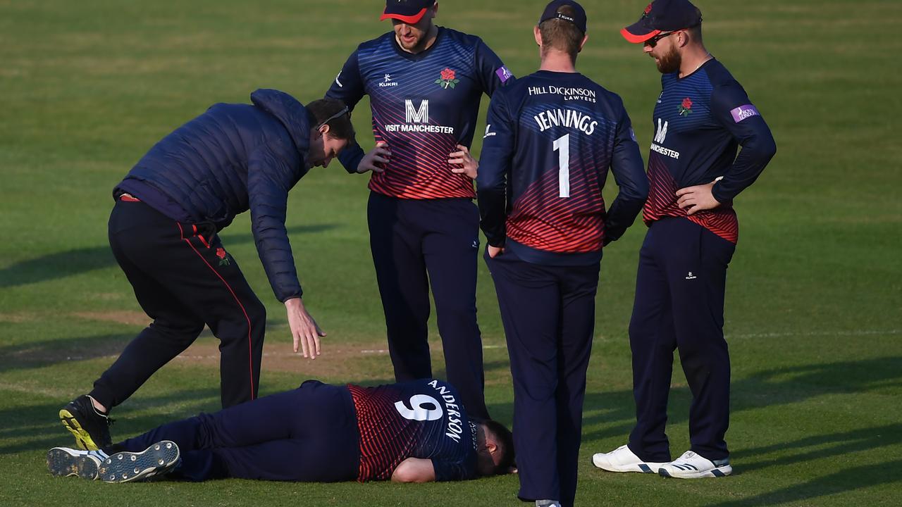 England could be sweating on the fitness of veteran seamer James Anderson after he injured his knee. 