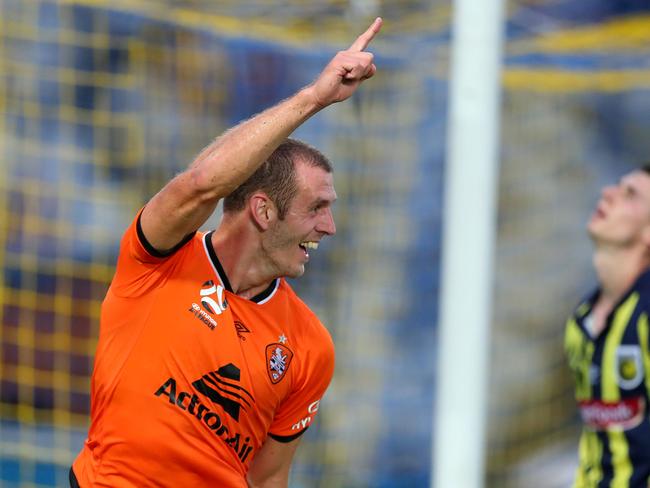GOSFORD, AUSTRALIA - JANUARY 20: Luke Devere of Brisbane Roar celebrates a goal during the round 14 A-League match between the Central Coast Mariners and the Brisbane Roar at Central Coast Stadium on January 20, 2019 in Gosford, Australia. (Photo by Tony Feder/Getty Images)
