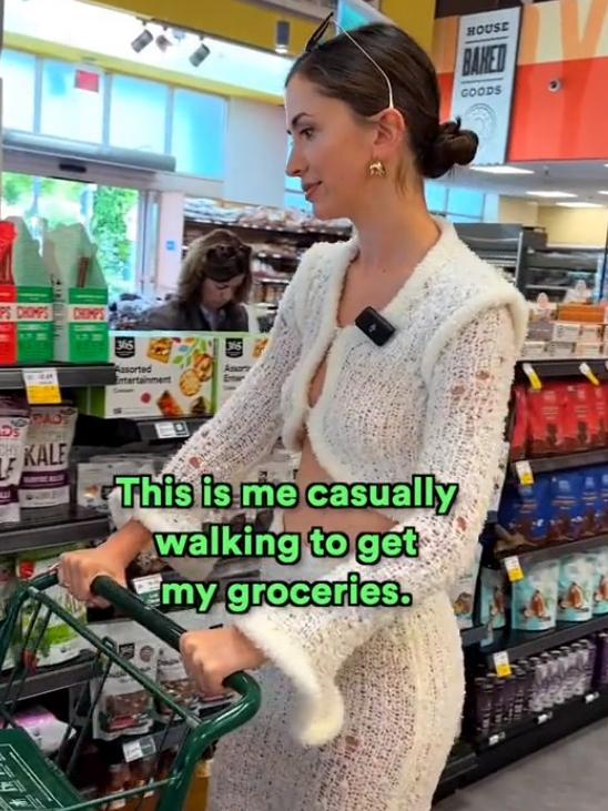 Marina Mogilko showed herself getting groceries. Picture: TikTok/linguamarina