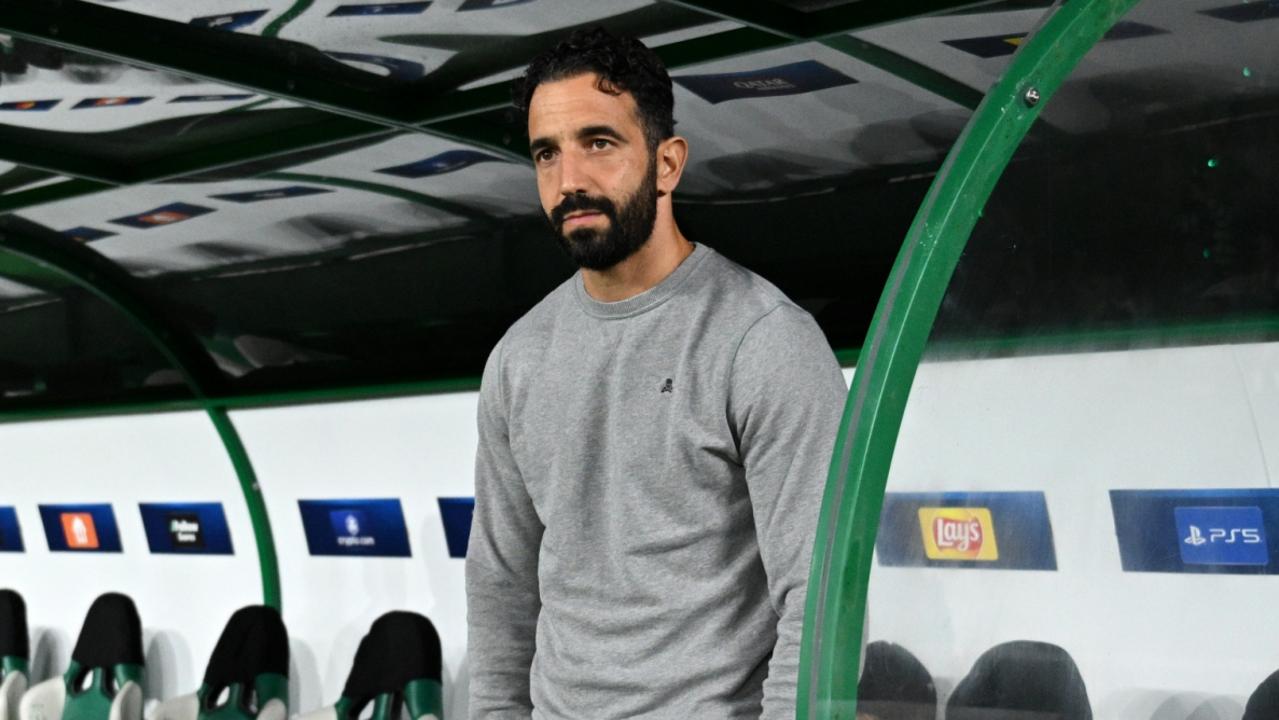 LISBON, PORTUGAL - NOVEMBER 05: Ruben Amorim, Head Coach of Sporting CP looks on during the UEFA Champions League 2024/25 League Phase MD4 match between Sporting Clube de Portugal and Manchester City at Estadio Jose Alvalade on November 05, 2024 in Lisbon, Portugal. (Photo by Justin Setterfield/Getty Images)