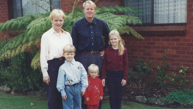 Comedian Joel Creasey (front left) with his mum Jenny, dad Terry and sisters Alice (centre) and Holly (front right).