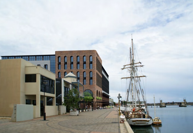 Artist impression of Rydges hotel as it would look from the wharf. Image: Brown Falconer