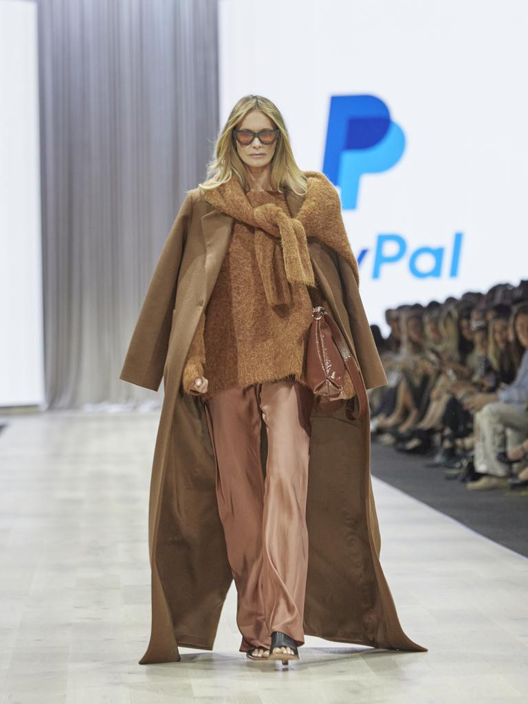 Elle Macpherson Returns To The Runway At PayPal Melbourne Fashion