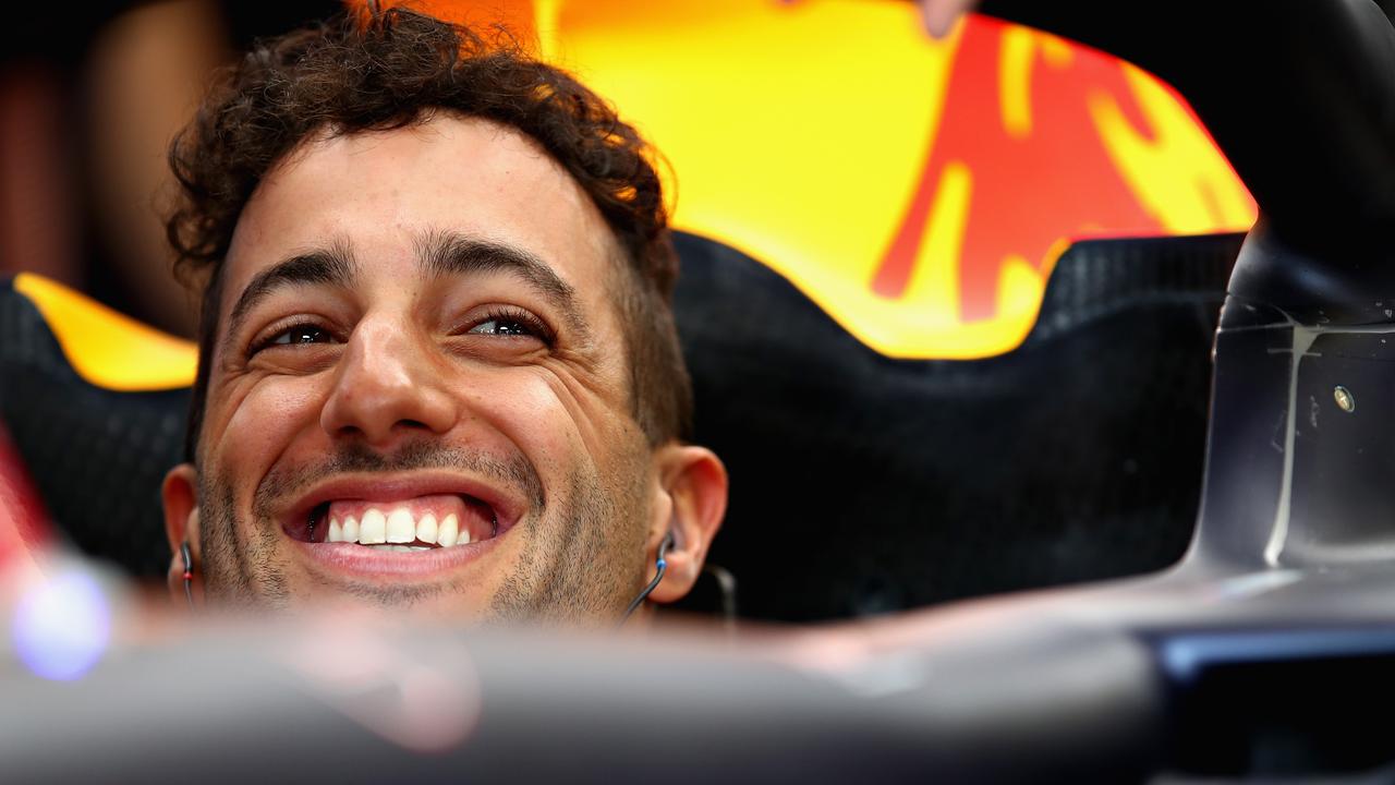 Berita F1 2023, Daniel Ricciardo, Red Bull Racing, mudik, pasar pembalap, musim konyol, pembalap cadangan, Sergio Perez, spekulasi kontrak