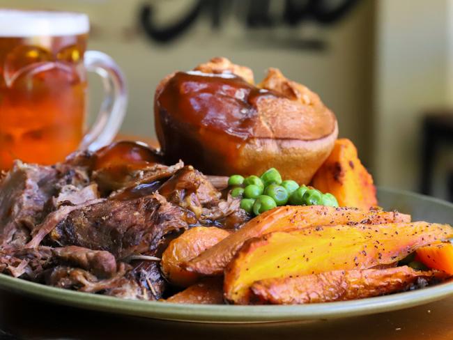 EAT STREET + Sunday Roast - Dove & Olive - Sunday Roast with pint, photo - Jenifer Jagielski