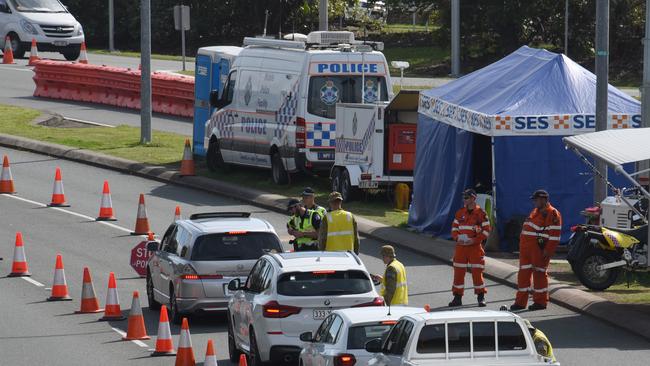 Traffic at the Queensland border with NSW at Stuart Street at Coolangatta after the border closed the NSW. Picture: NCA NewsWire / Steve Holland