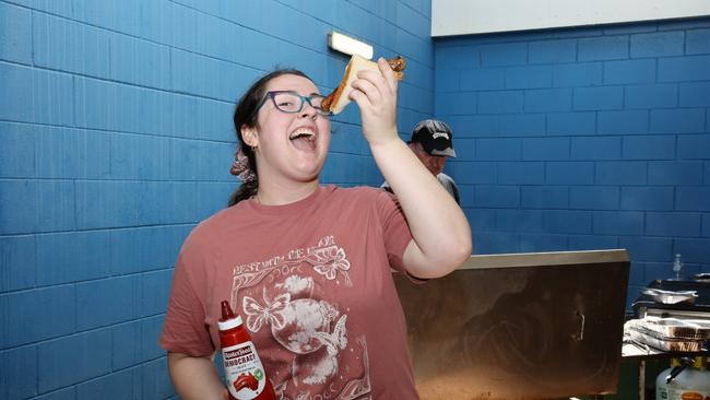 Nicola Dodsworth with a democracy sausage at the Nakara Primary School on May 3, 2025. Picture: Pema Tamang Pakhrin