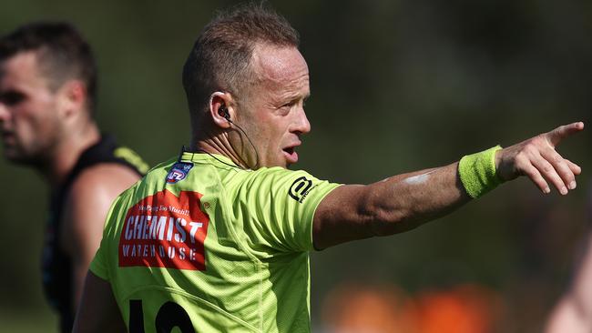 MELBOURNE. 24/02/2023. AFL. St Kilda vs. Melbourne at Moorabbin. Umpire Ray chamberlain back in action. Pic: Michael Klein