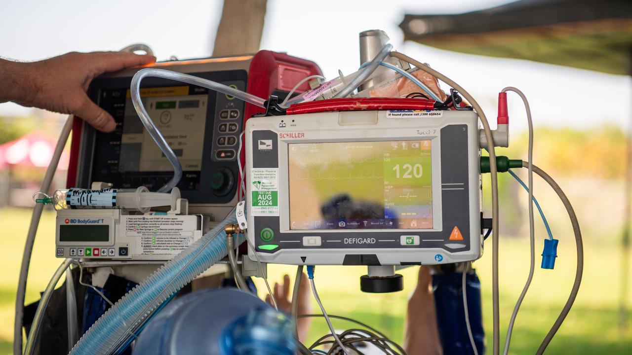 CareFlight provides free training to Australian medical students as part of the AMSA Rural Health summit at Fort Hill Parkland, Darwin