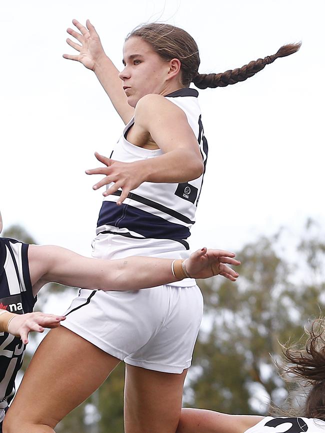 Ellie McKenzie in action for Northern Knights.