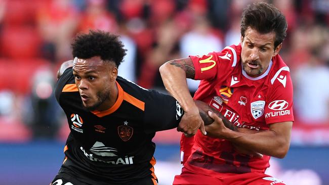 Adelaide United coach Gertjan Verbeek does want his older players such as Vince Lia playing on plastic pitches. (Photo by Mark Brake/Getty Images)