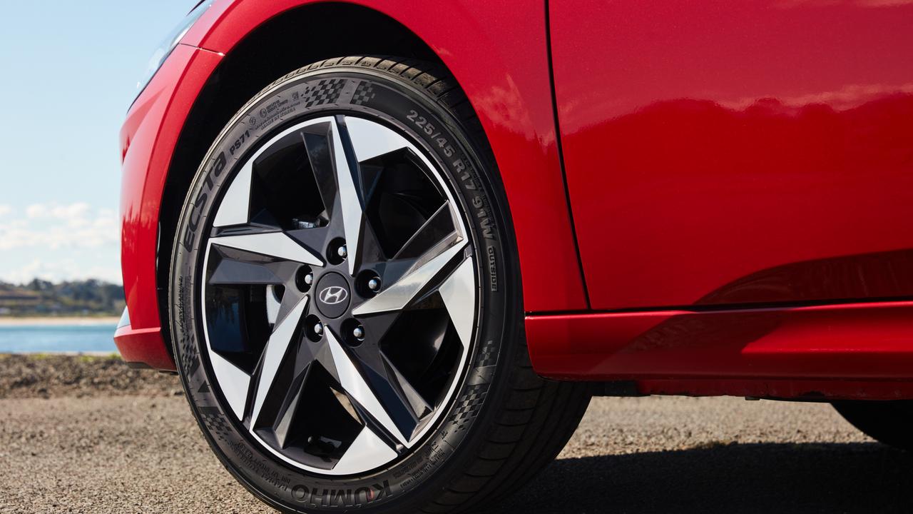 Stylish rims are a feature of the 2020 model Hyundai i30 Sedan.