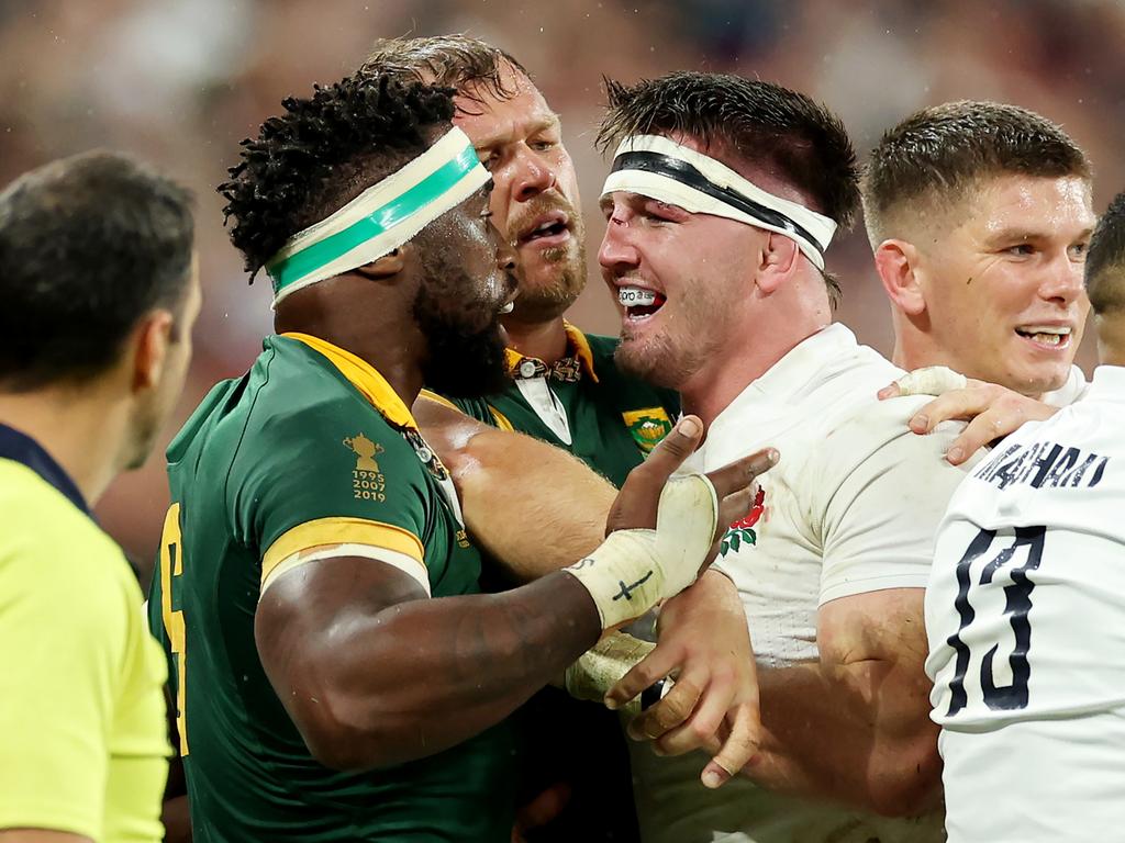 Siya Kolisi of South Africa clashes with Tom Curry of England during the Rugby World Cup France 2023 match between England and South Africa at Stade de France. Picture: Getty Images