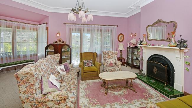 Real life dollhouse attracts buyer with palatial proportions