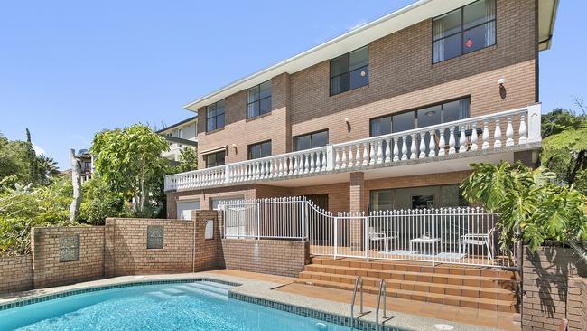 Upgraders bought 6 Adrian Pl, Balgowlah Heights.