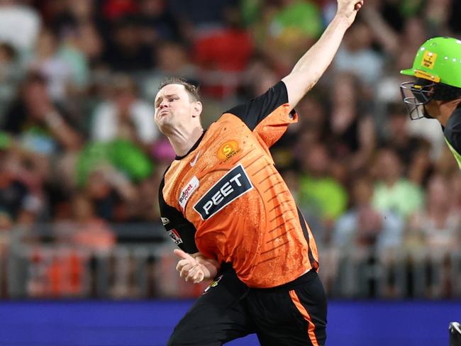 Bowling star’s move sets off BBL free agency