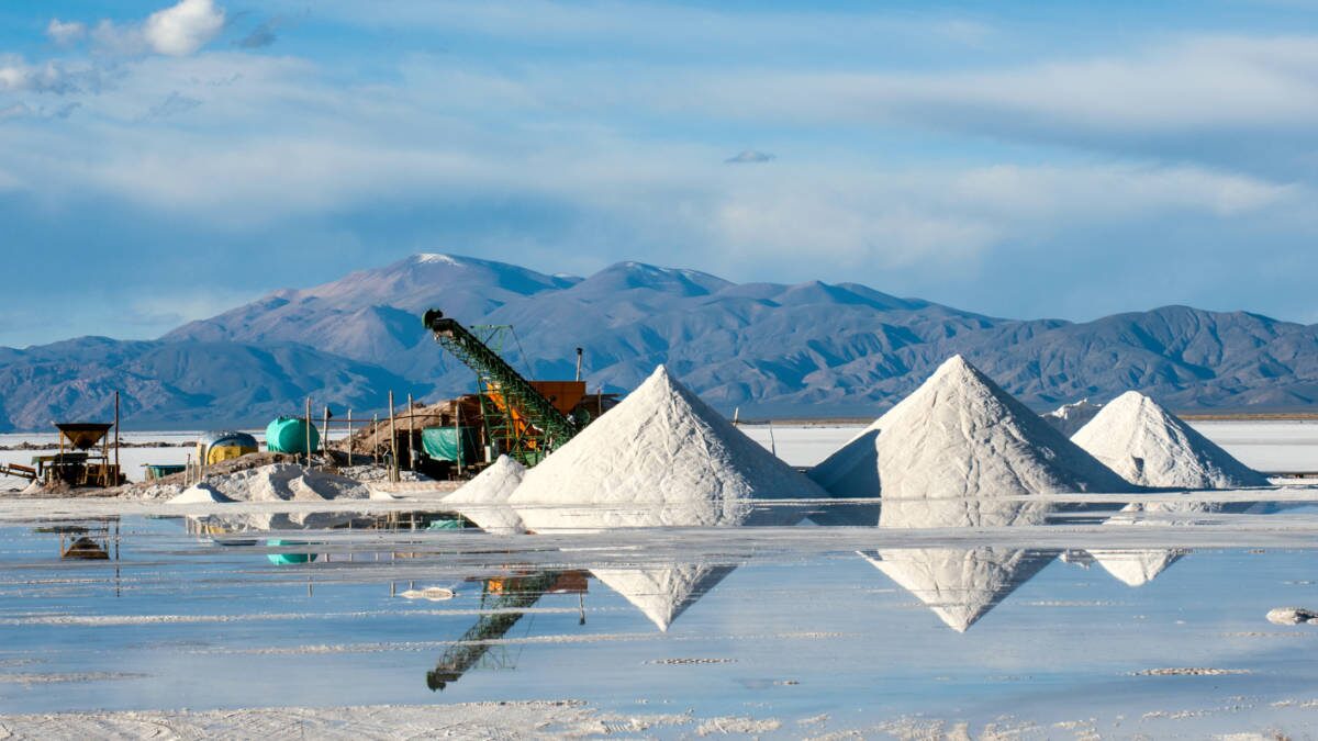The final product assays confirm 99.5% lithium carbonate purity, upgraded from pilot output via bench scale processing. Pic: Getty Images