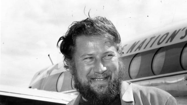 British actor Peter Ustinov at Adelaide Airport in 1959.