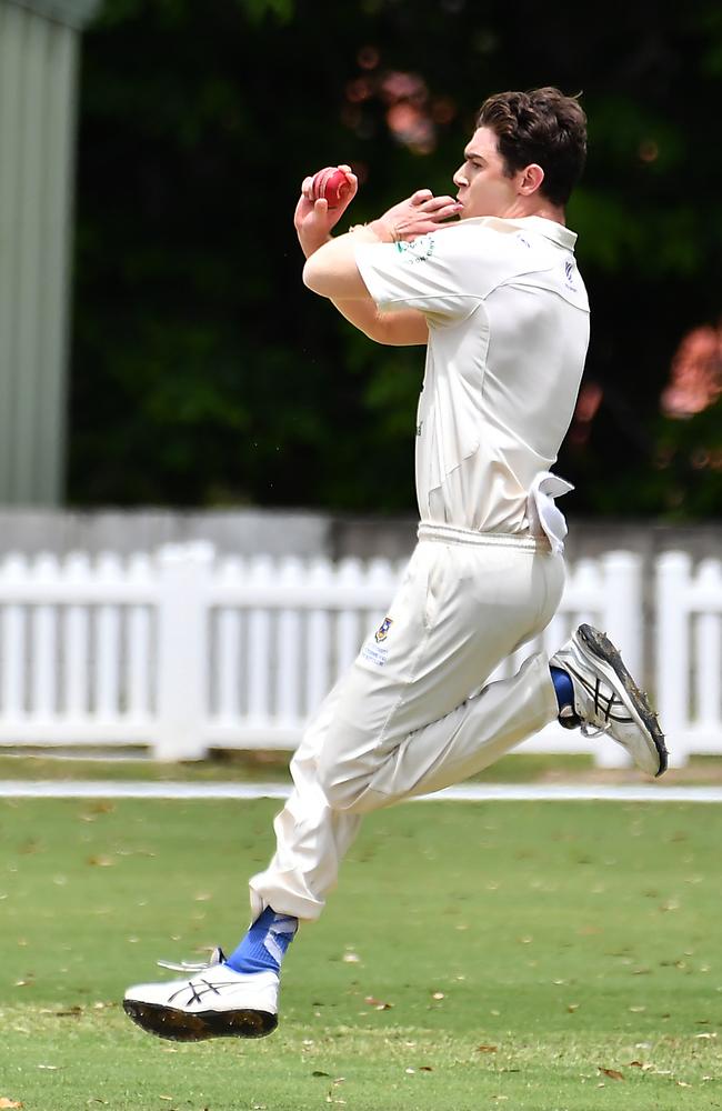Uni bowler William Crook University Vs Valley Saturday December 3, 2022. Picture, John Gass