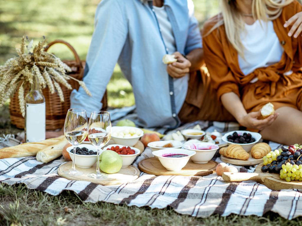 Are you going to picnic. Завтрак на свежем воздухе.