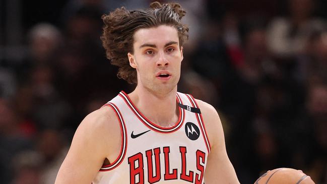 CHICAGO, ILLINOIS - MARCH 10: Josh Giddey #3 of the Chicago Bulls dribbles up the court against the Indiana Pacers during the first half at the United Center on March 10, 2025 in Chicago, Illinois. NOTE TO USER: User expressly acknowledges and agrees that, by downloading and or using this photograph, User is consenting to the terms and conditions of the Getty Images License Agreement.   Michael Reaves/Getty Images/AFP (Photo by Michael Reaves / GETTY IMAGES NORTH AMERICA / Getty Images via AFP)