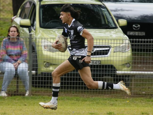 Kobe Tooala on the way to scoring a try for Picton. Picture Warren Gannon Photography