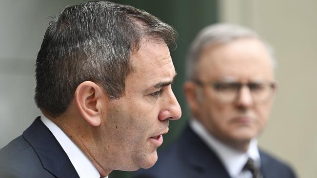 Treasurer Jim Chalmers will release the mid-year budget update on Wednesday, as a record number of Australian businesses collapse and more working people rely on JobSeeker welfare payments. Picture: Martin Ollman / NewsWire