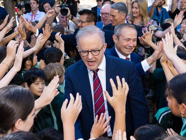 NCA 2025 FEDERAL ELECTION BUS. 1/05/2025 Australian Labor Prime Minister Anthony Albanese In Perthvisit Winthrop Primary SchoolDeputy Prime Minister Richard MarlesPremier Roger CookSam Lim, Member for TangneyPrincipal, Karina Meldrum.Picture: Jason Edwards / NewsWire