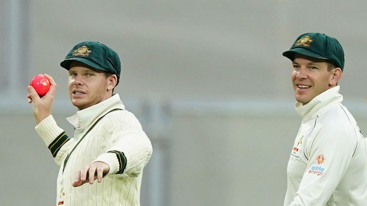 Steve Smith and Tim Paine. (AAP Image/Scott Barbour)