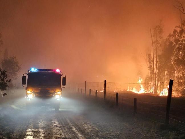 Multiple ground crews and aircraft are working to contain a large, fast-moving grassfire burning near Chinchilla Tara Road, Tara. Heavy machinery is helping to create fire breaks. The fire has burned through more than 2500 hectares.