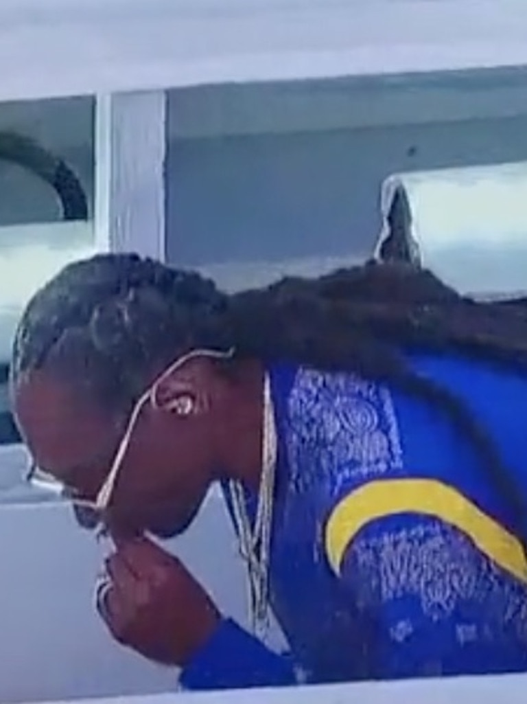 Snoop Dogg Smoked A Joint Before Going On Stage For Super Bowl Halftime  Show, Footage Emerges