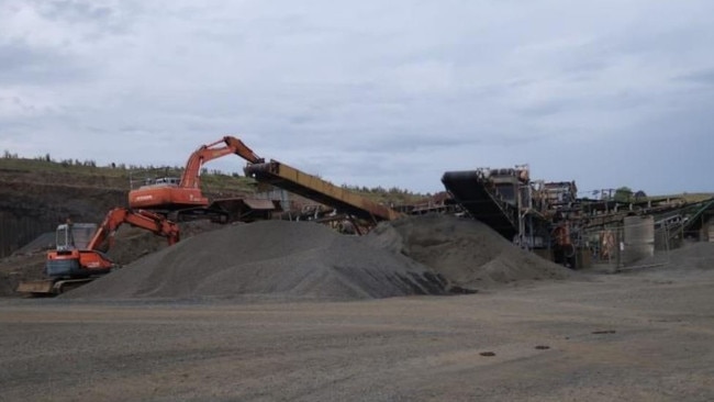 A legal bid to extend the life of Santin Quarry at Monaltrie has been withdrawn.