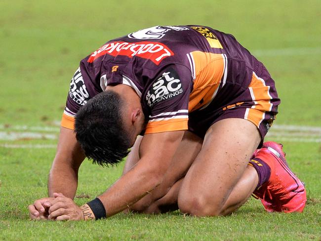 BRISBANE, AUSTRALIA - JUNE 04: Jesse Arthars of the Broncos reacts during the round four NRL match between the Brisbane Broncos and the Sydney Roosters at Suncorp Stadium on June 04, 2020 in Brisbane, Australia. (Photo by Bradley Kanaris/Getty Images)