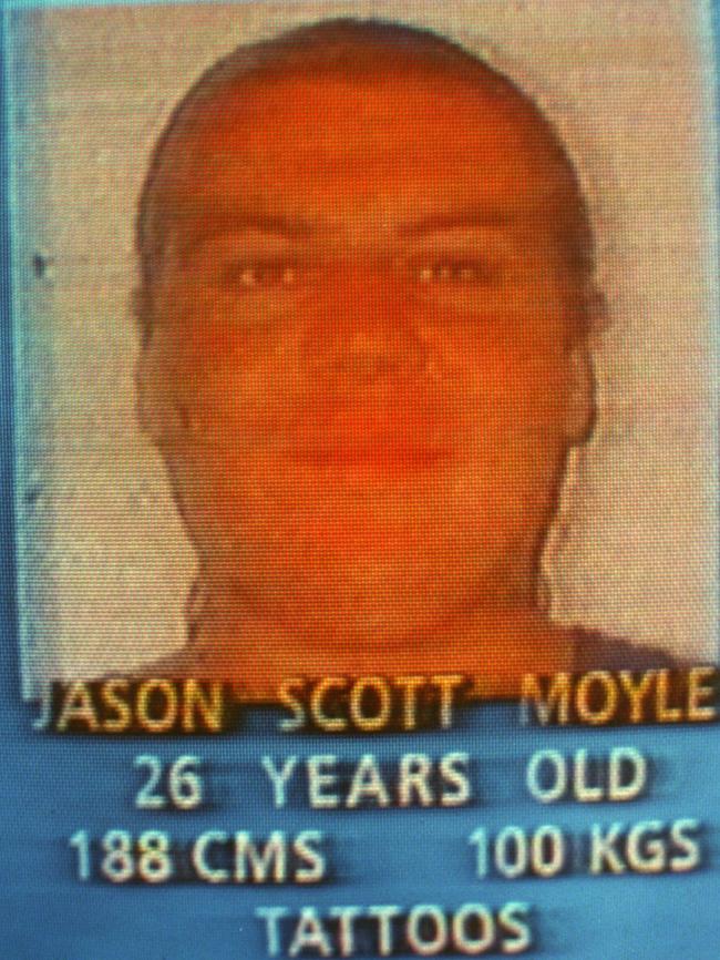 Jason Scott Moyle mugshot from an earlier prison escape.