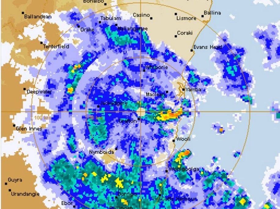 East Coast Low forms off Coffs, rapidly heading north | Daily Telegraph