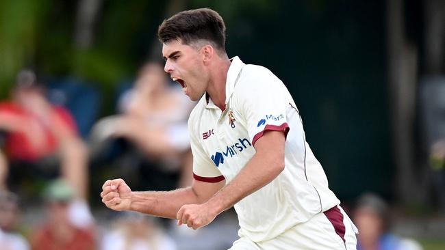 Xavier Bartlett snared three wickets to put the NSW Blues on the back foot in the Sheffield Shield final. Picture: Bradley Kanaris/Getty Images